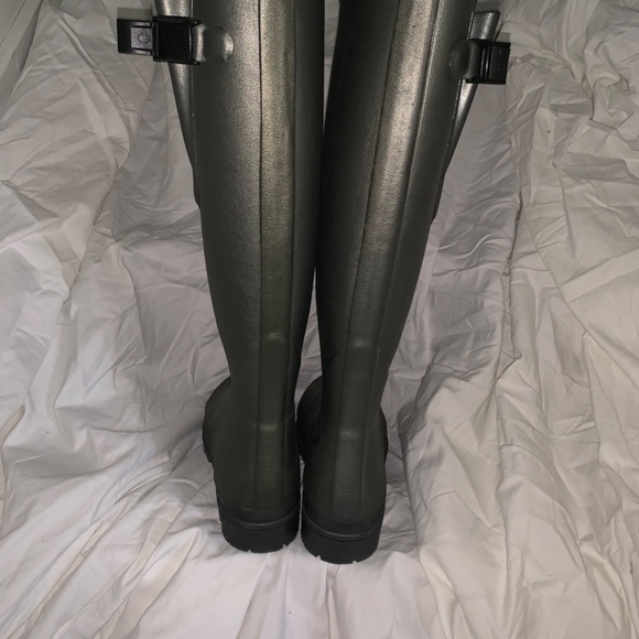 SOLD - NWB LE CHAMEAU BOOTS in PLATINUM sz 37 - Picture 4 of 6
